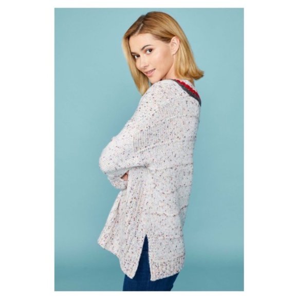 1 NEW IVORY V-NECK Sweaters VERY WARM AND great for the Christmas Holiday - Picture 3 of 4